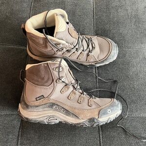 Oboz Juniper Mid Waterproof Hiking Boot - Size 7.5